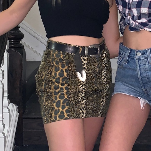 MOTEL animal print denim mini skirt - Picture 3 of 4